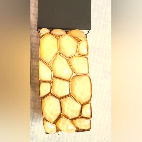 Jigsaw Style Stretch Bracelet - Picture 1 of 3